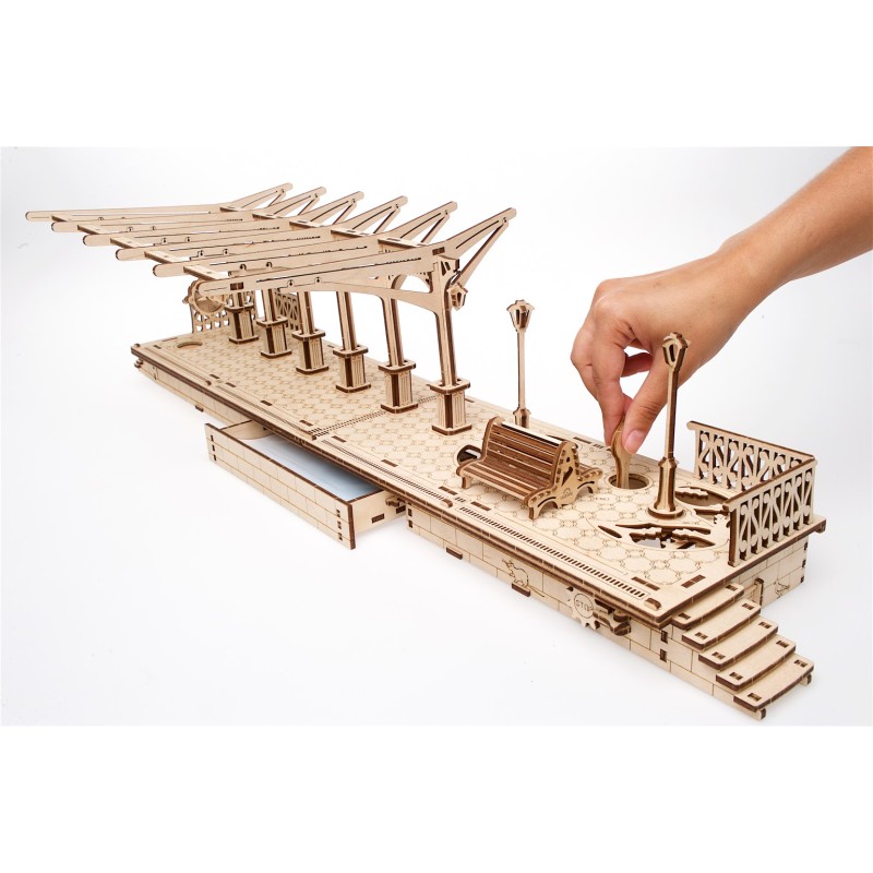 Maquette Quai de Gare Ugears | Puzzle 3D en Bois Mécanique