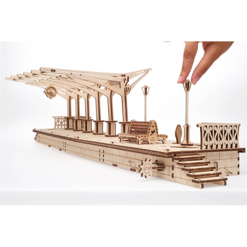 Maquette Quai de Gare Ugears | Puzzle 3D en Bois Mécanique