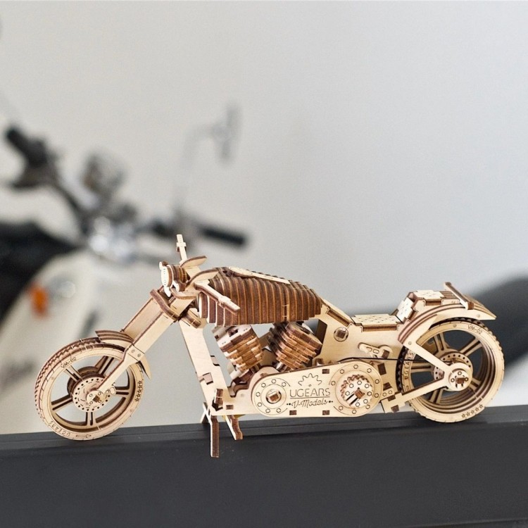 Moto VM-02 - Maquette Mécanique de Cruiser en Bois