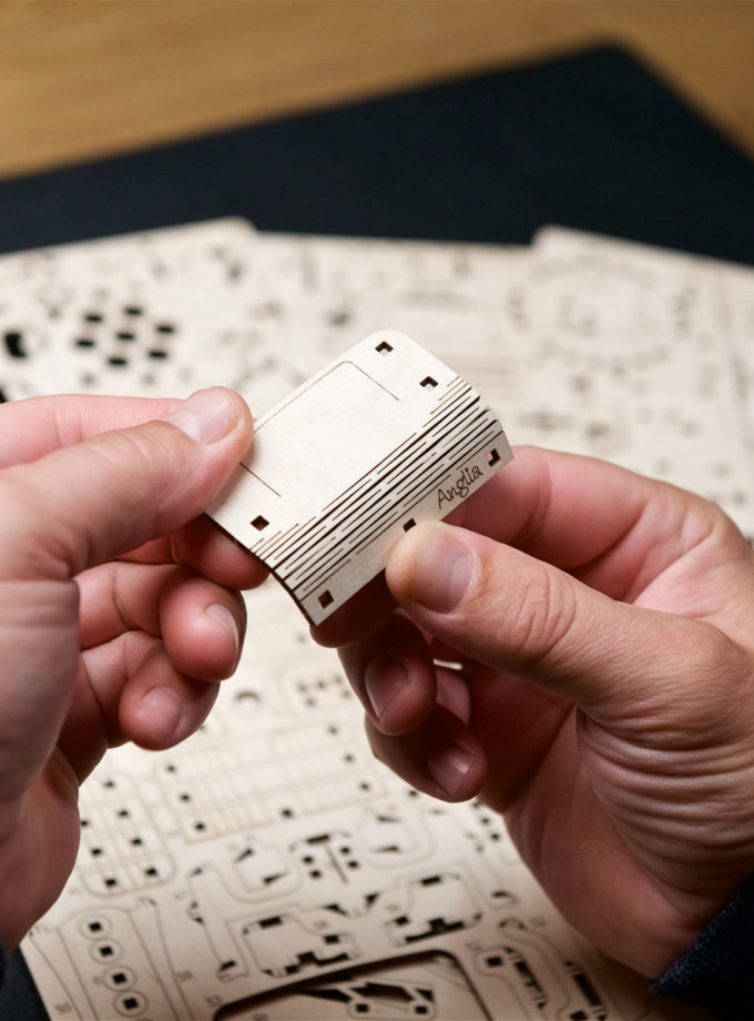 HARRY POTTER FORD ANGLIA FLIEGEND DER WEASLEYS